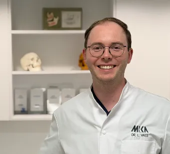 Dr. Vaes